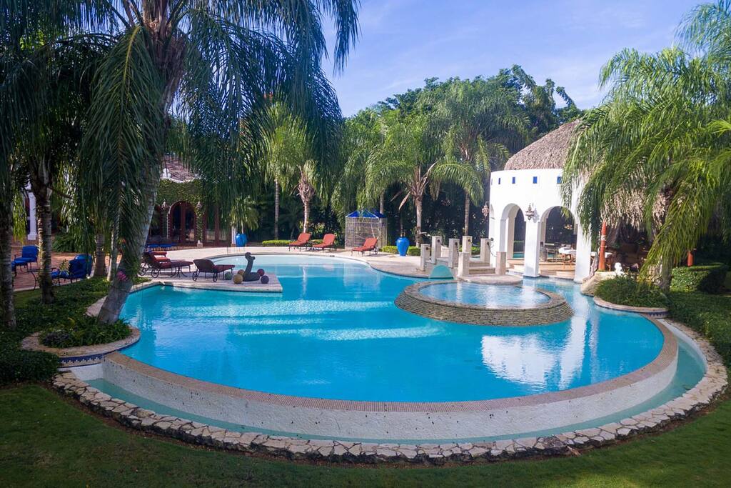 5-star Villa for Rent in Moroccan-style at Casa de Campo – Large Pool, Jacuzzi, Staff - Villas in Punta Cana