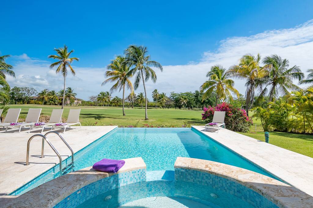 Private Bavaro Golf Villa (Cocotal Residence) – Pool, Jacuzzi, Access to Jellyfish Beach Club - Villas in Punta Cana