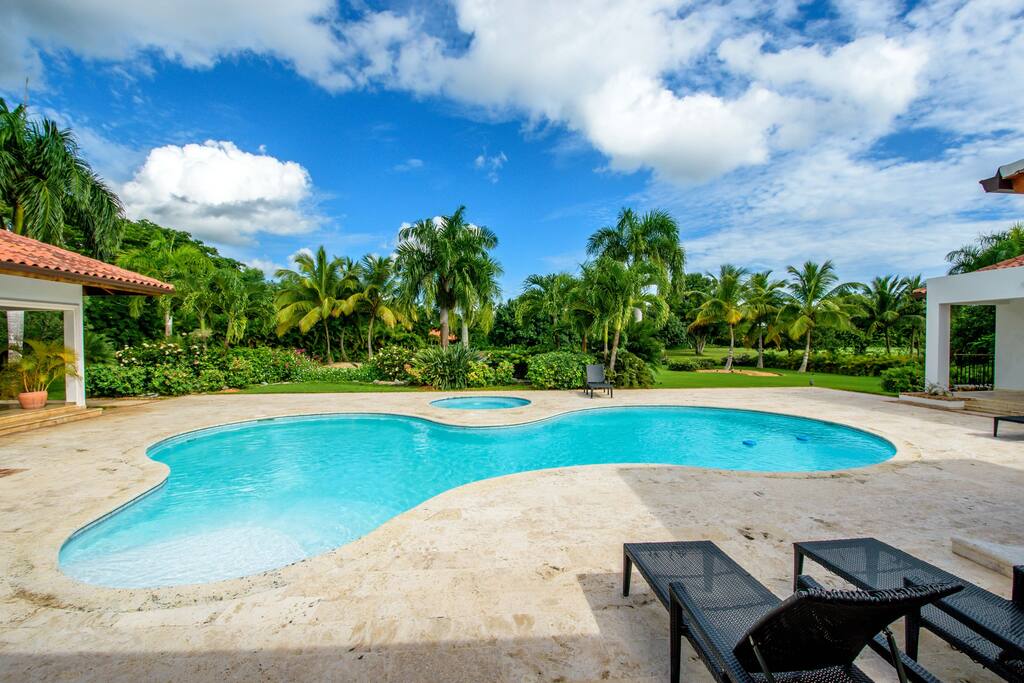 Casa de Campo Luxurious villa – Up to 12 people with pool, jacuzzi, BBQ, golf - Villas in Punta Cana