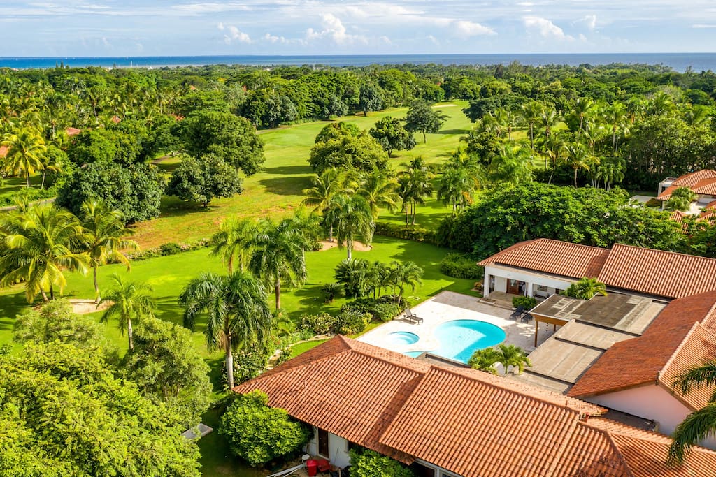 Casa de Campo Luxurious villa – Up to 12 people with pool, jacuzzi, BBQ, golf - Villas in Punta Cana