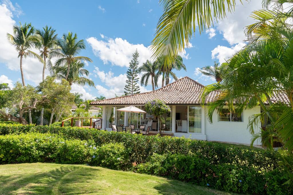 Golf Villa at Casa De Campo Resort with 4 Bedrooms, Plunge Pool & Jacuzzi - Villas in Punta Cana