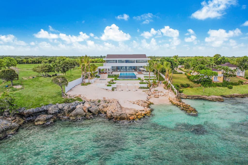 New Oceanfront Casa de Campo Luxury Villa with Infinity Pool, Private Beach Access, and Full Amenities - Villas in Punta Cana